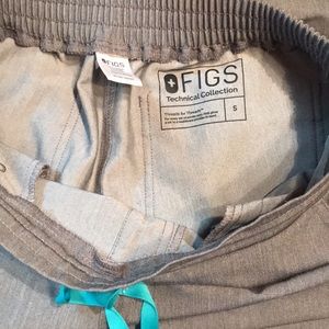 FIGs bottoms; gray; size small
